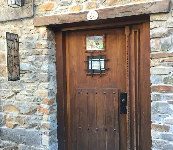 De Montana La Aldeya Гостевой дом